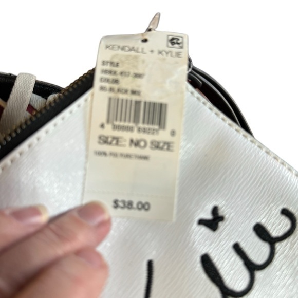 Kendall & Kylie NWT White‎ and Black clutch wristlet with dust bag - Picture 8 of 13